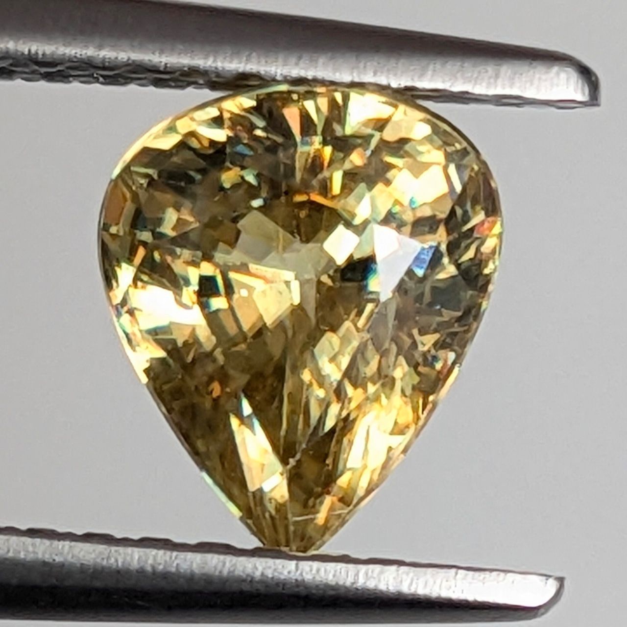 スフェーン マダガスカル産 1.29 ct
