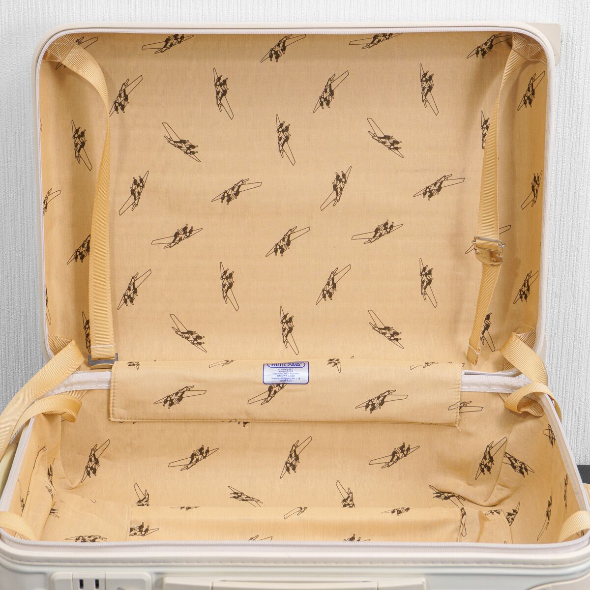 RIMOWA SALSA 32L 2輪　エクリュ ユナイテッドアローズモデル 美品 RIMOWA リモワ ユナイテッドアローズ SALSA サルサ 32L 機内