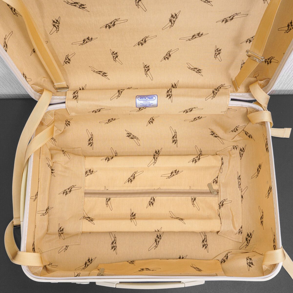 美品 RIMOWA リモワ ユナイテッドアローズ SALSA サルサ 32L 機内