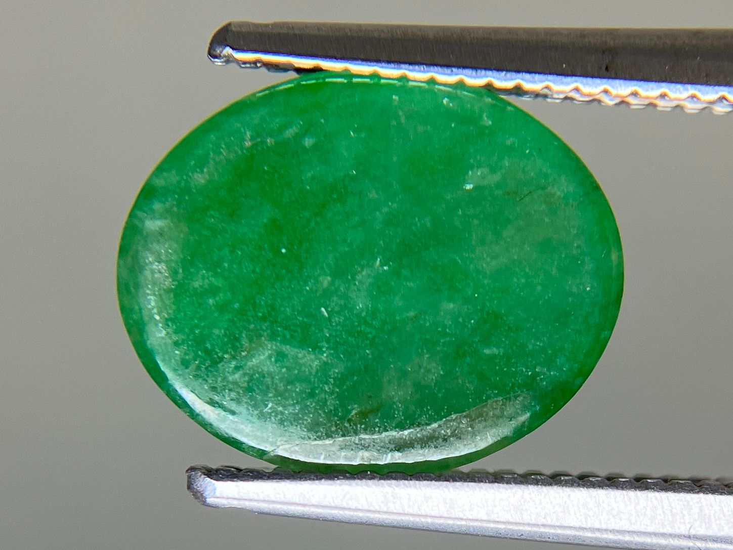 ひすい（ヒスイ 翡翠） 天然 2.377ct 宝石ソーティング付き 10.7㎜×8.6