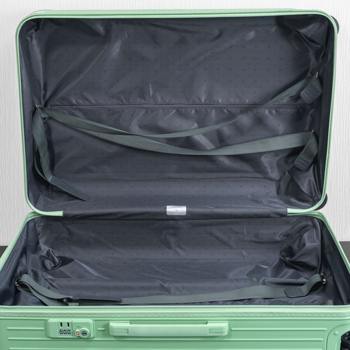 RIMOWA リモワ Essential Check-IN L エッセンシャル チェックインL