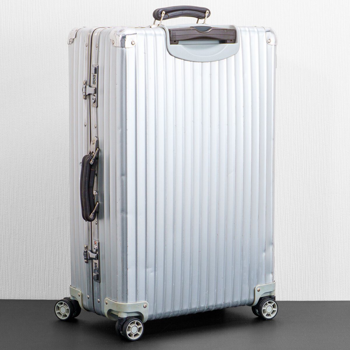 RIMOWA リモワ CLASSIC FLIGHT クラシックフライト 60L 4輪 TSAロック