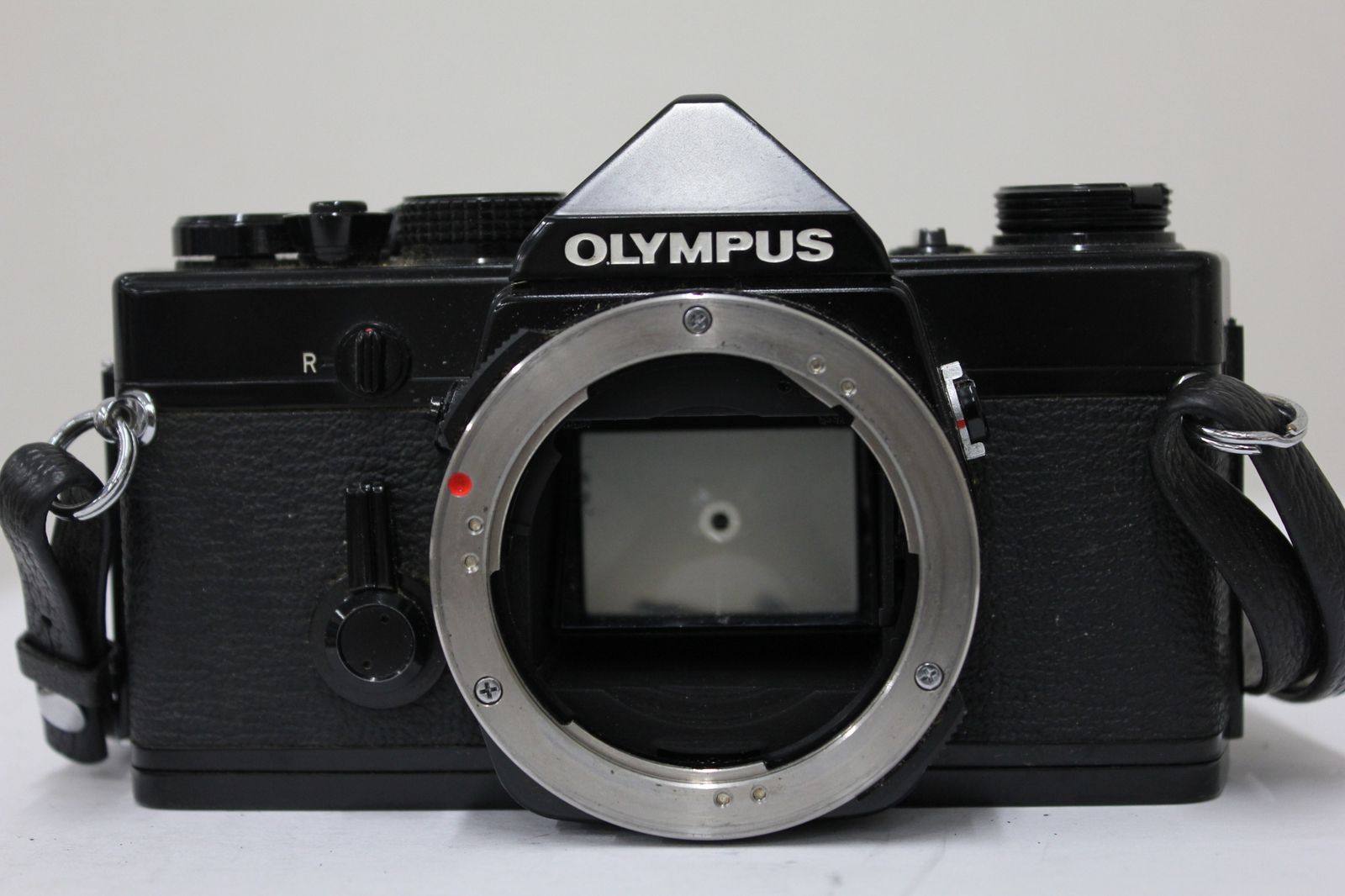 オリンパス Olympus OM 1 N ブラック SYSTEM ZUIKO AUTO S 50 mm F 8 フード付き ボディレンズセット e 4034