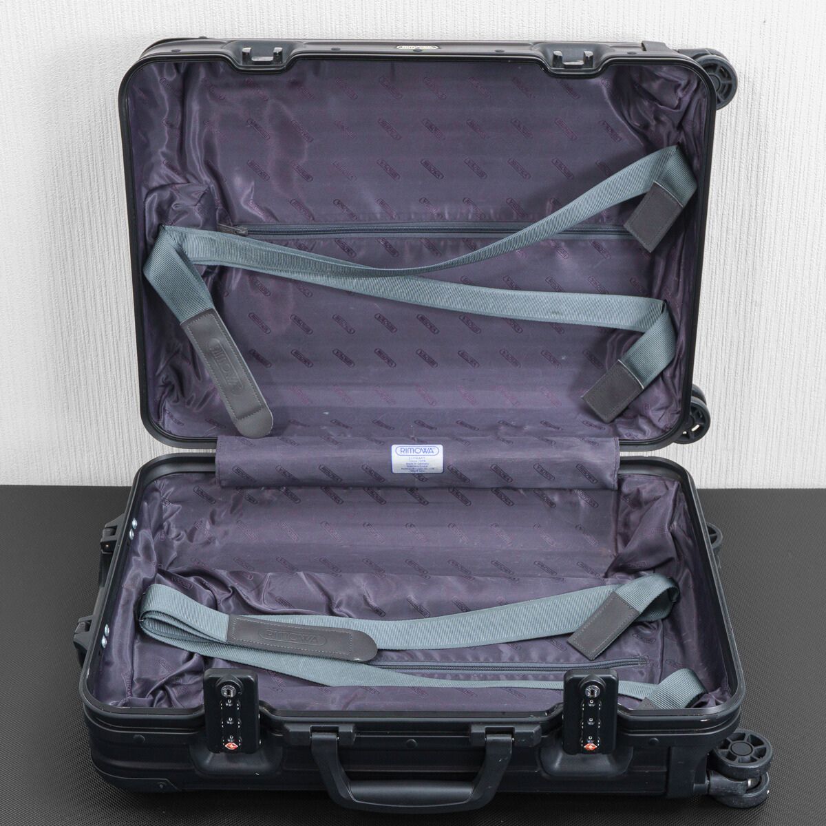 RIMOWA リモワ TOPAS Stealth トパーズステルス 32L 機内持ち込み 4輪