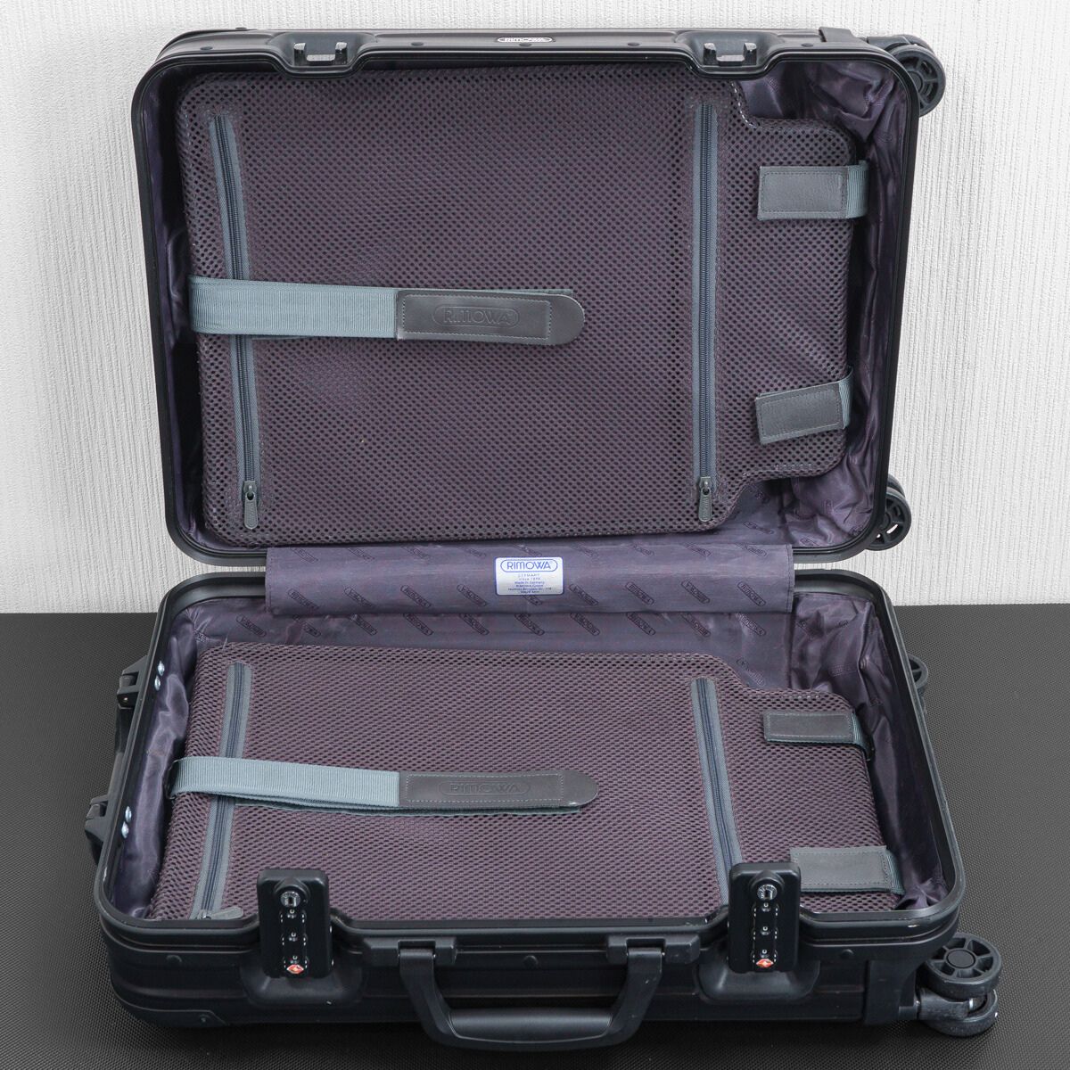 RIMOWA リモワ TOPAS Stealth トパーズステルス 32L 機内持ち込み 4輪