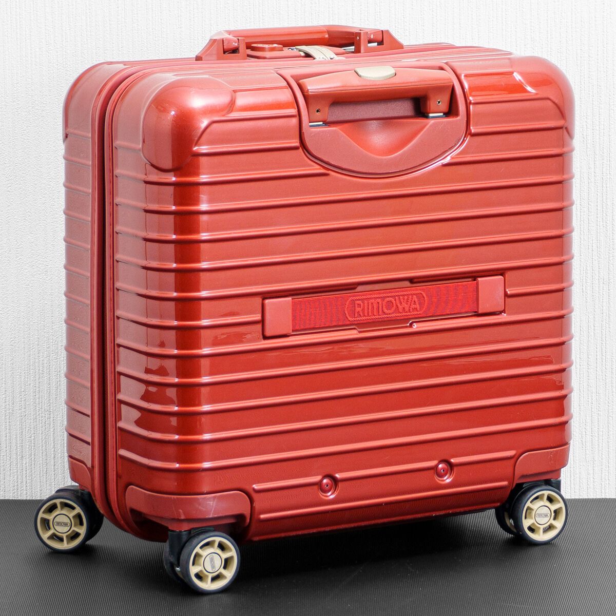 RIMOWA リモワ SALSA DELUXE サルサデラックス 23L 機内持ち込み 前面