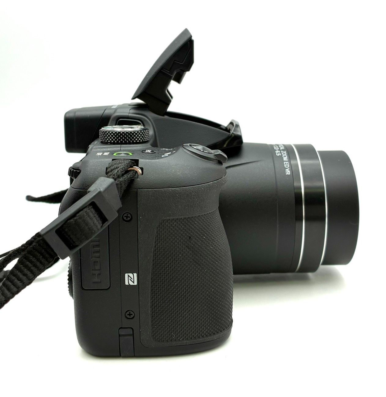 Nikon COOLPIX B700 本体と付属品 Amazon | ニコン COOLPIX B700 デジタルカメラ | コンパクト 通販