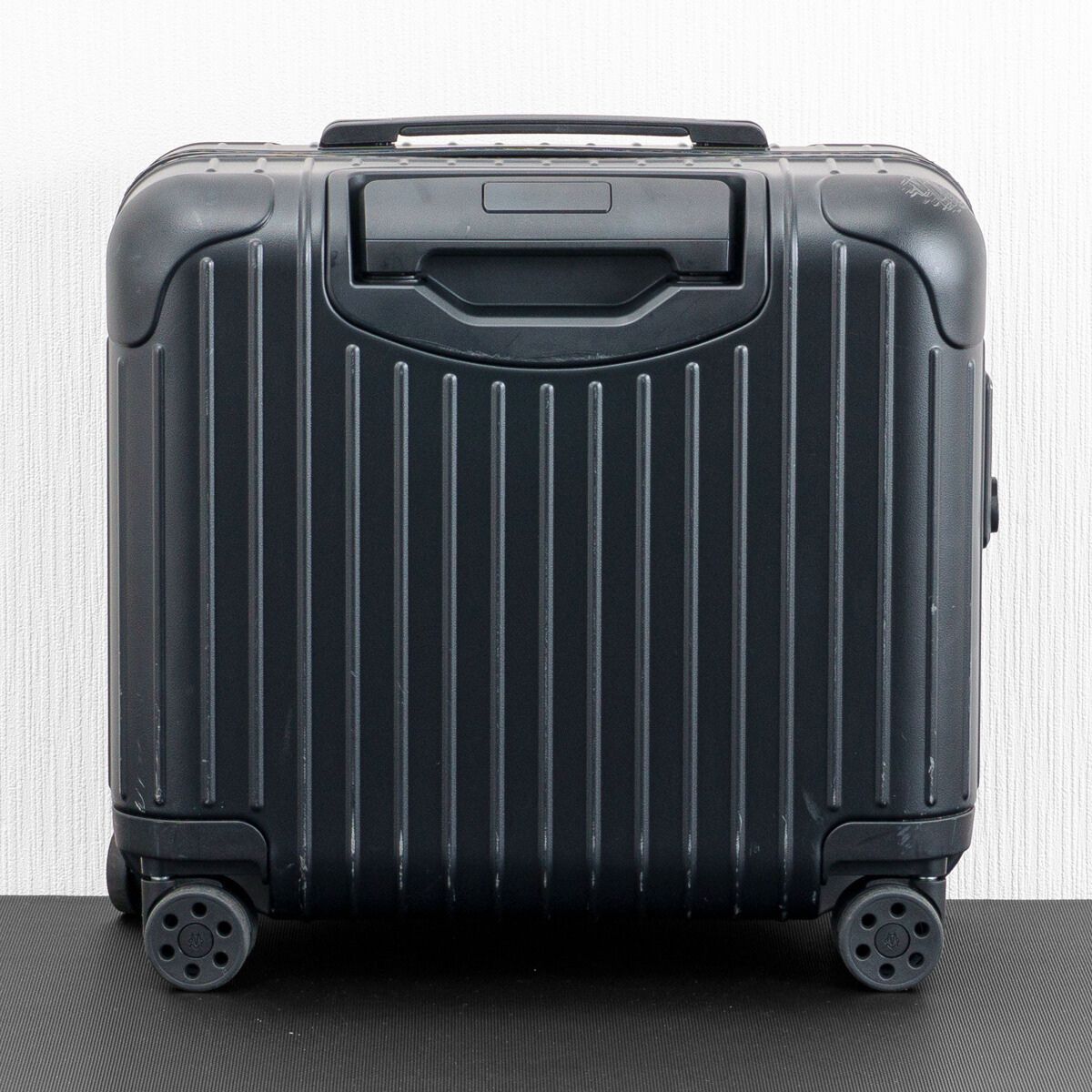 RIMOWA リモワ Essential Sleeve Compact エッセンシャルスリーブ
