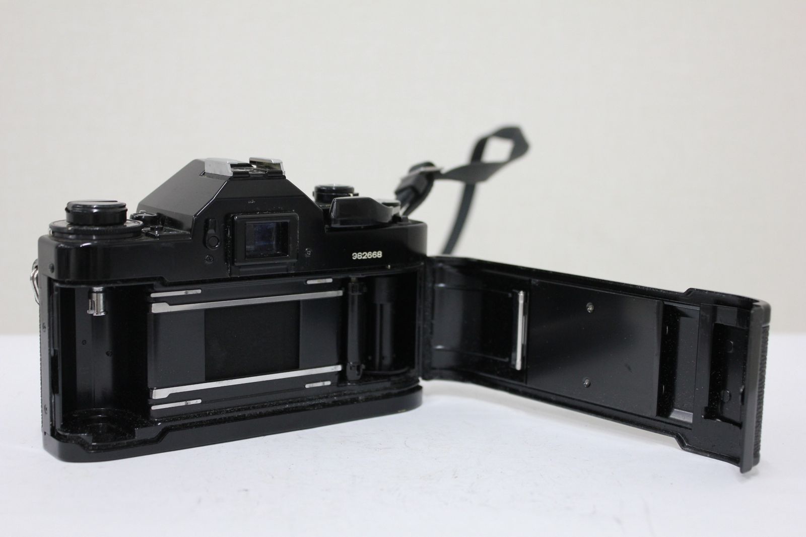 返品保証】 キャノン Canon A-1 ブラック NEW FD 50mm F1.8 ボディ