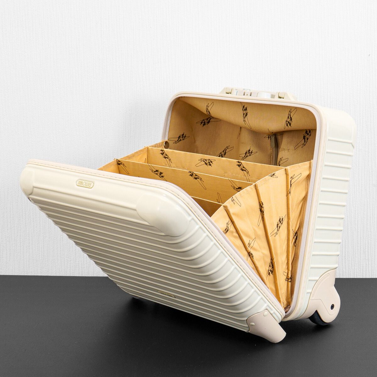 美品 RIMOWA リモワ ユナイテッドアローズ SALSA サルサ 23L 2輪 機内