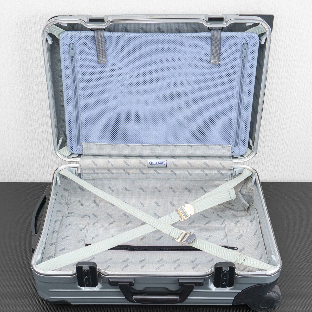 RIMOWA リモワ SAMBA サンバ 35L 機内持ち込み 2輪 TSAロックベルト付