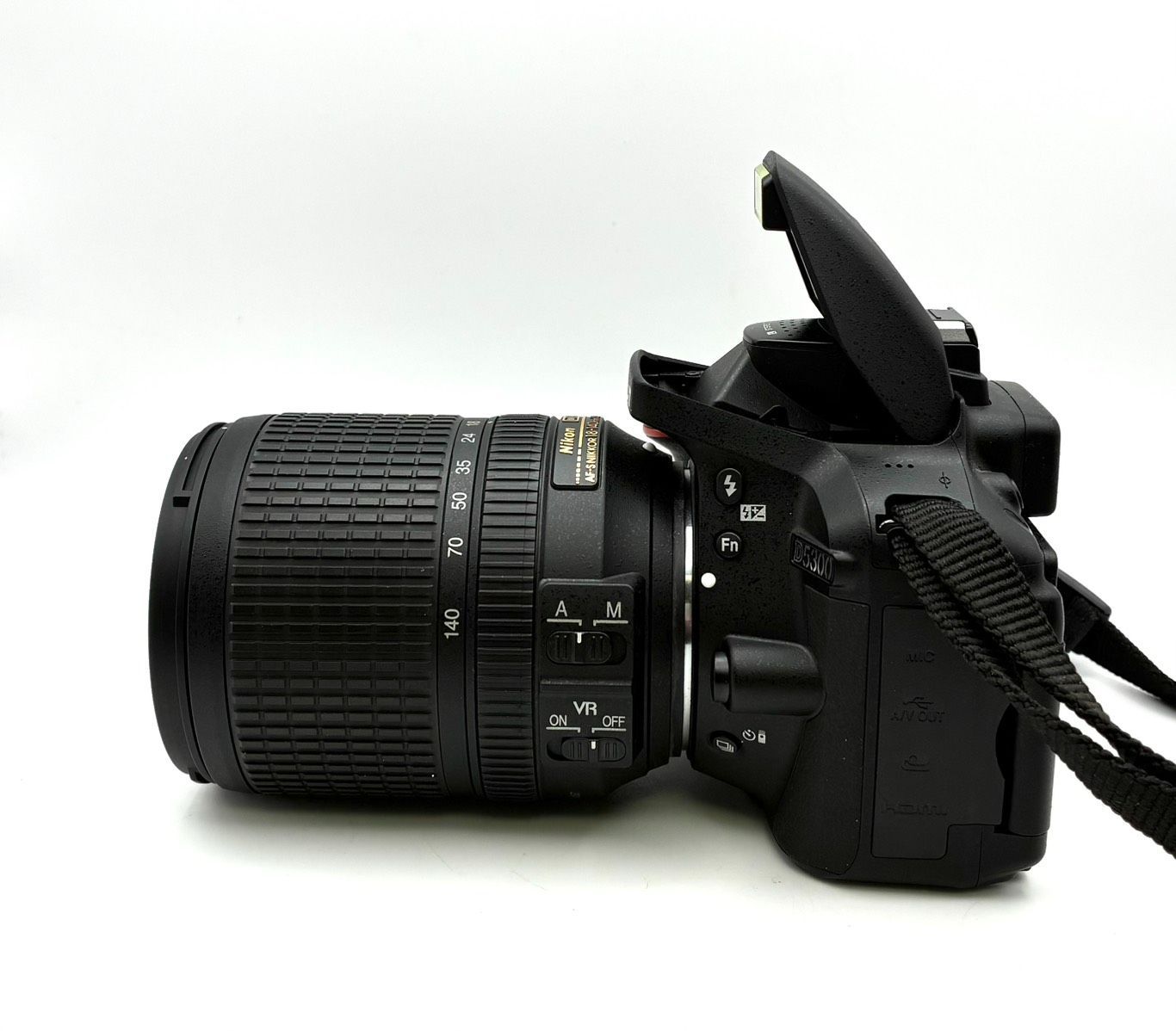 【美品】Nikon D5300 デジタル一眼レフ 18-140mm VR ニコン D5300 18-140 VR レンズキット 価格比較 - 価格.com