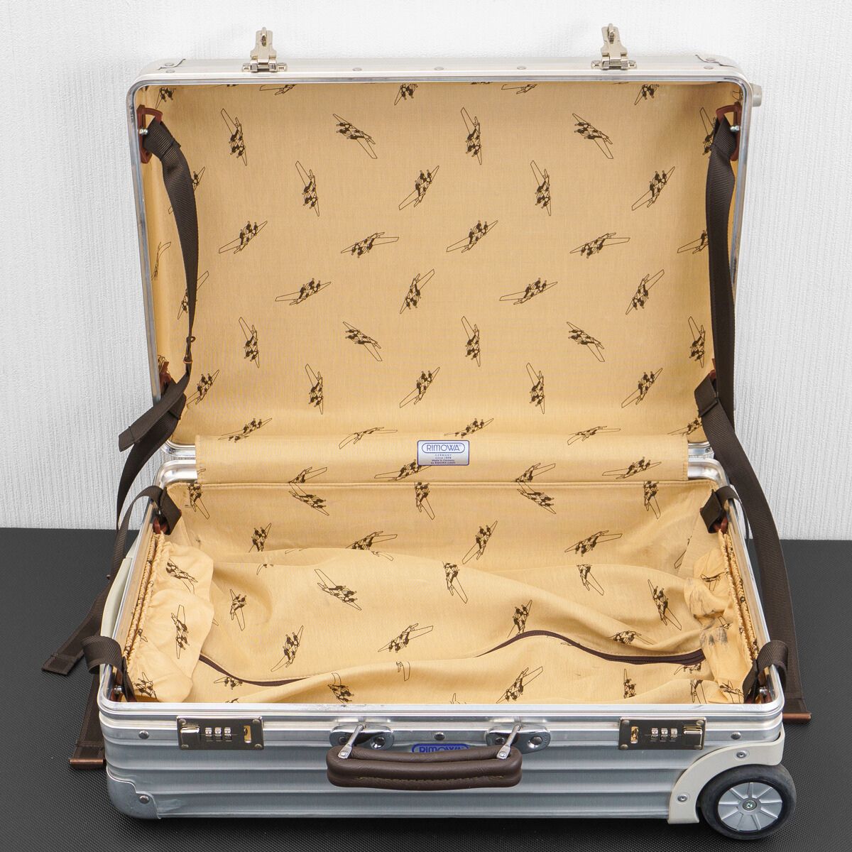 はるまきリモワ クラシックフライト 33L 機内持ち込み 2輪 RIMOWA リモワ CLASSIC FLIGHT クラシックフライト 33L 機内持ち込み 2