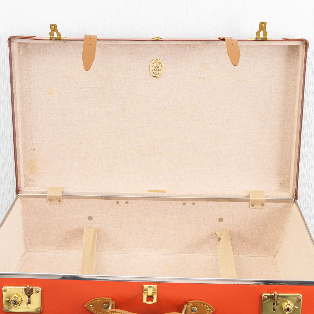 グローブトロッター センテナリー ラージ チェックイン30インチ 2輪 オレンジ センテナリー ラージ スーツケース オレンジ/ブラウン | グローブ