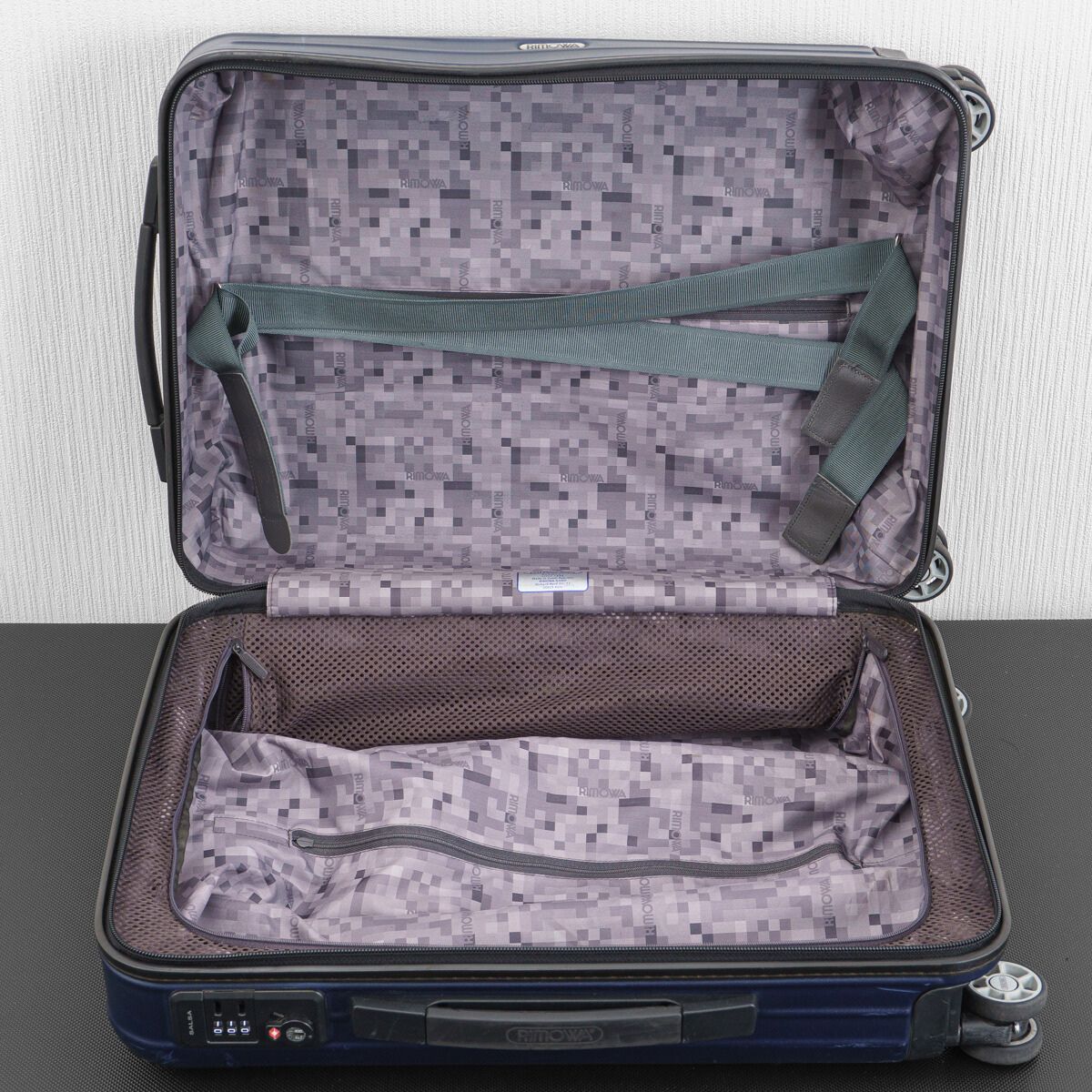 RIMOWA リモワ SALSA サルサ 32L 4輪 機内持ち込み TSAロック キャビン