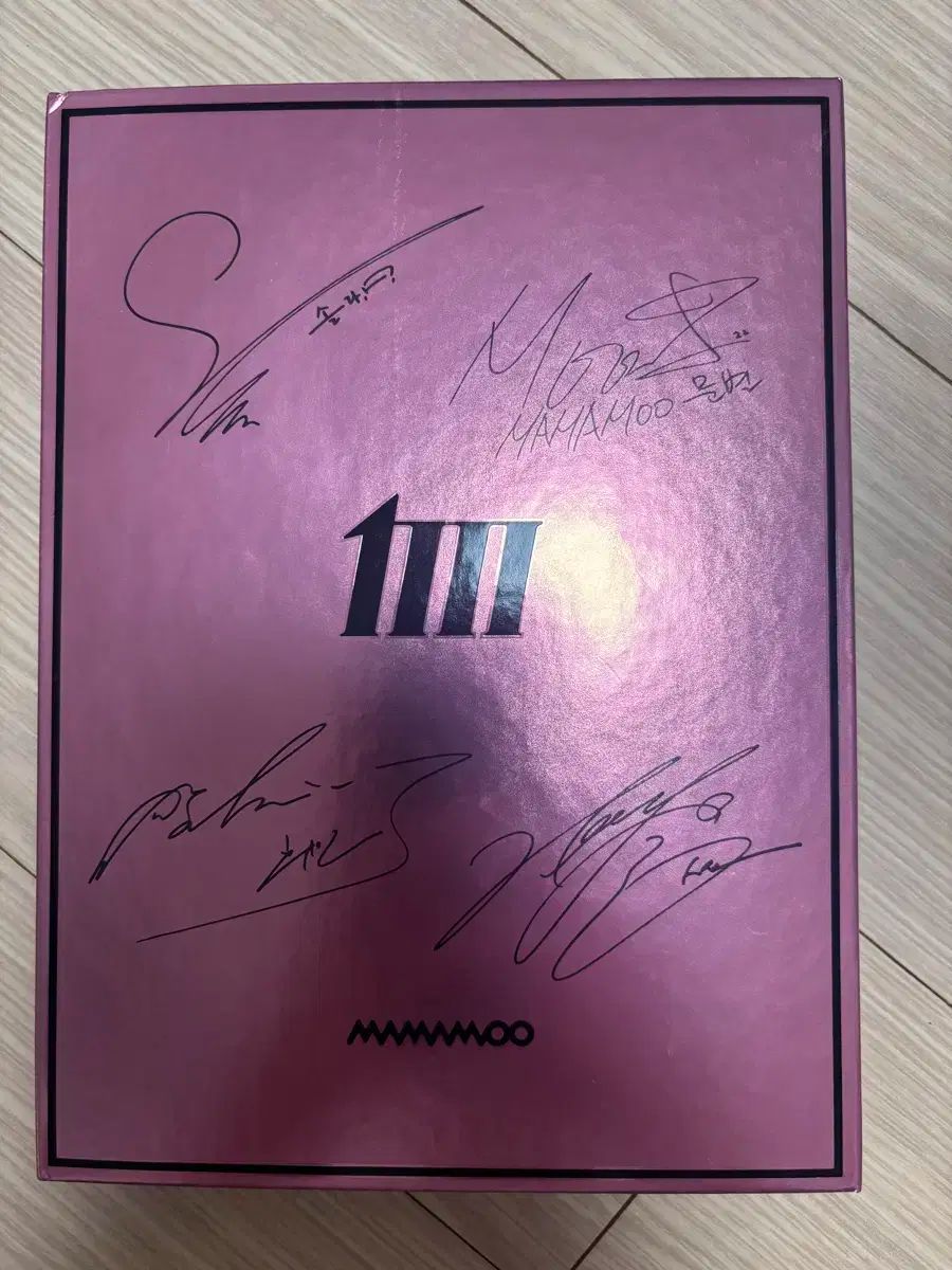 MAMAMOO 直筆サイン入りアルバム MAMAMOO(ママム) ILLELLA マイクON サイン入り アルバム - メルカリ