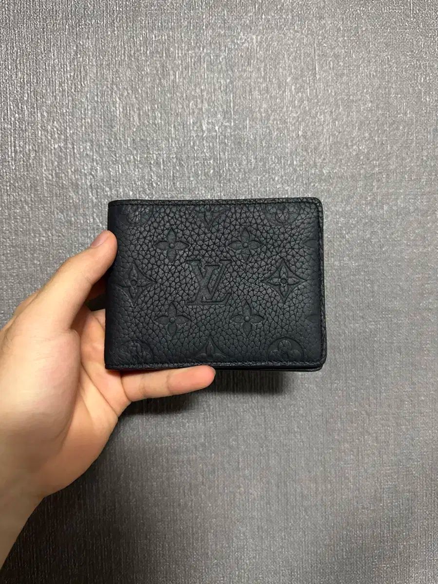 Louis Vuitton トリヨン シャドウ 二つ折り財布