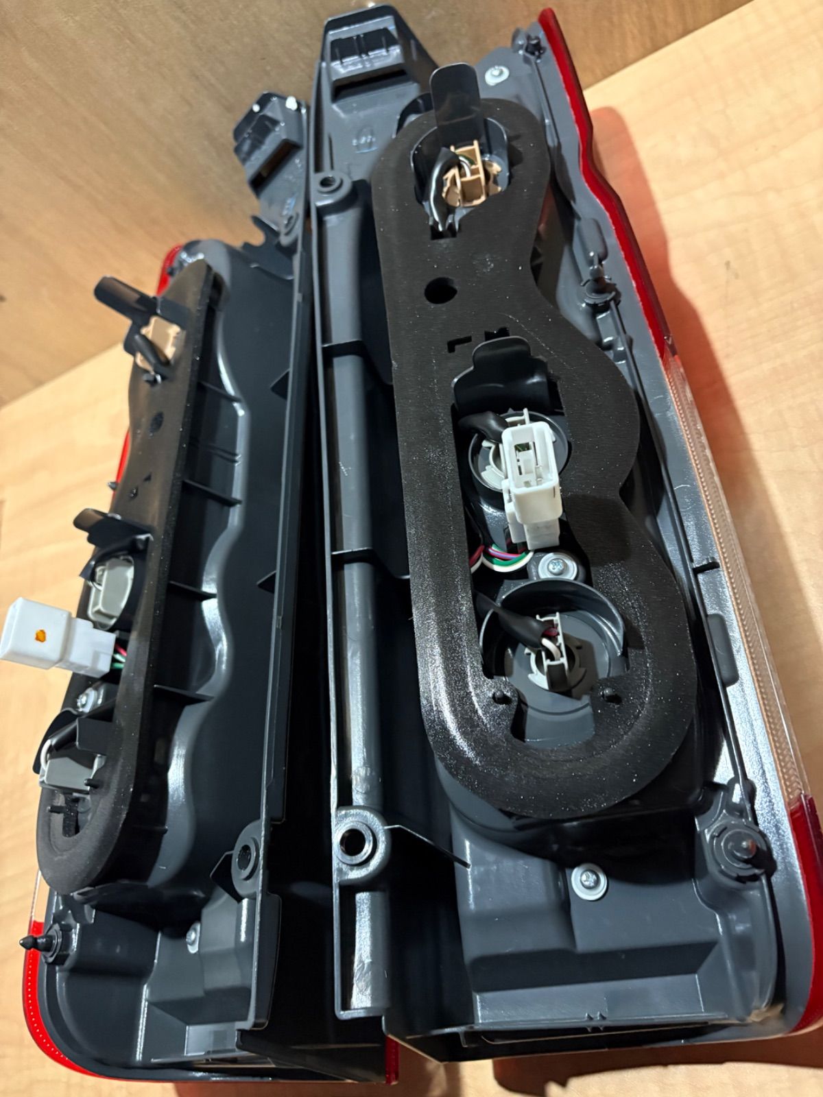 ハイエース ダークプライムS テールランプ 新車外し - メルカリ