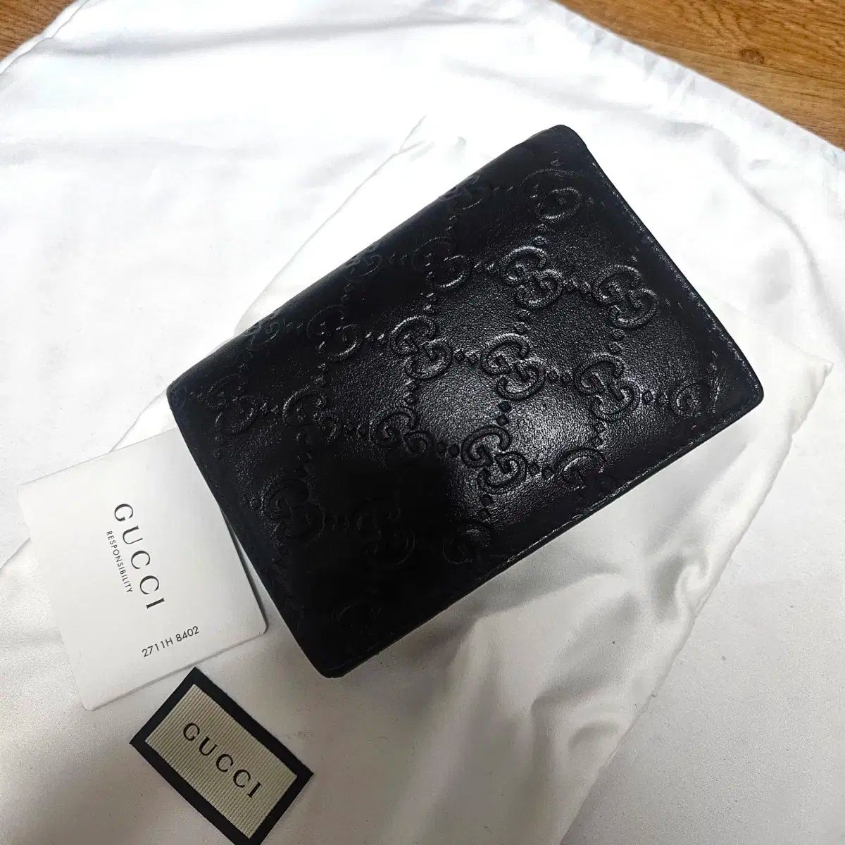 未使用級✨グッチ レザー　二つ折り財布 マイクロシマ ブラック　メンズ GUCCI グッチ メンズ 二つ折り 財布 ブラック 544472 BMJ1N 1000