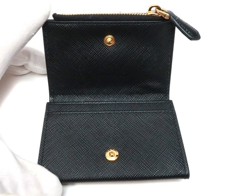 現行❀極美品 RFID搭載 プラダ サフィアーノトライアングル ケース 黒 プラダ カードケース レディース サフィアーノ トライアングルロゴ