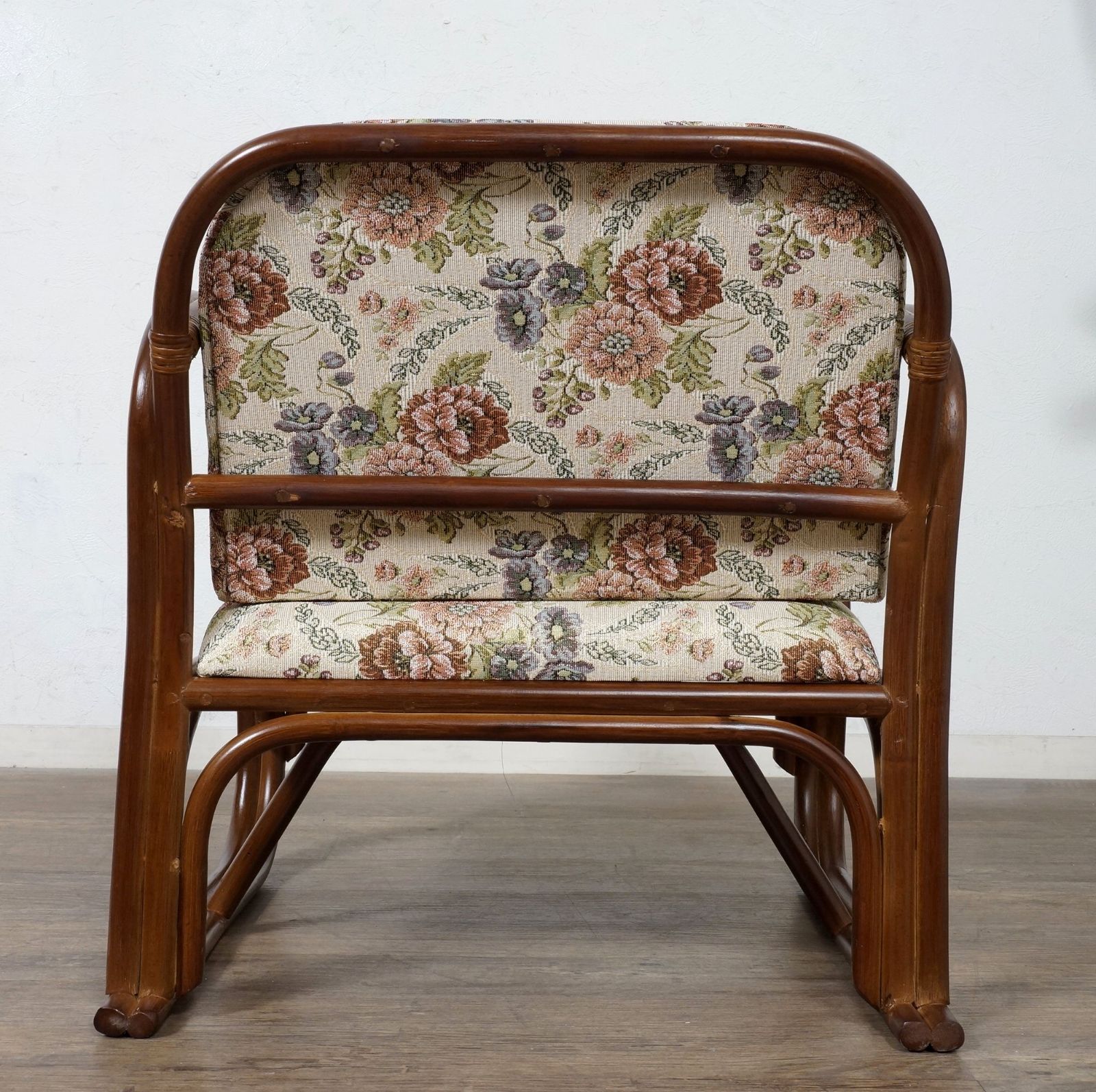 送料無料！ E 新品・未使用 高級 籐 座椅子 椅子 いす ミドルタイプ