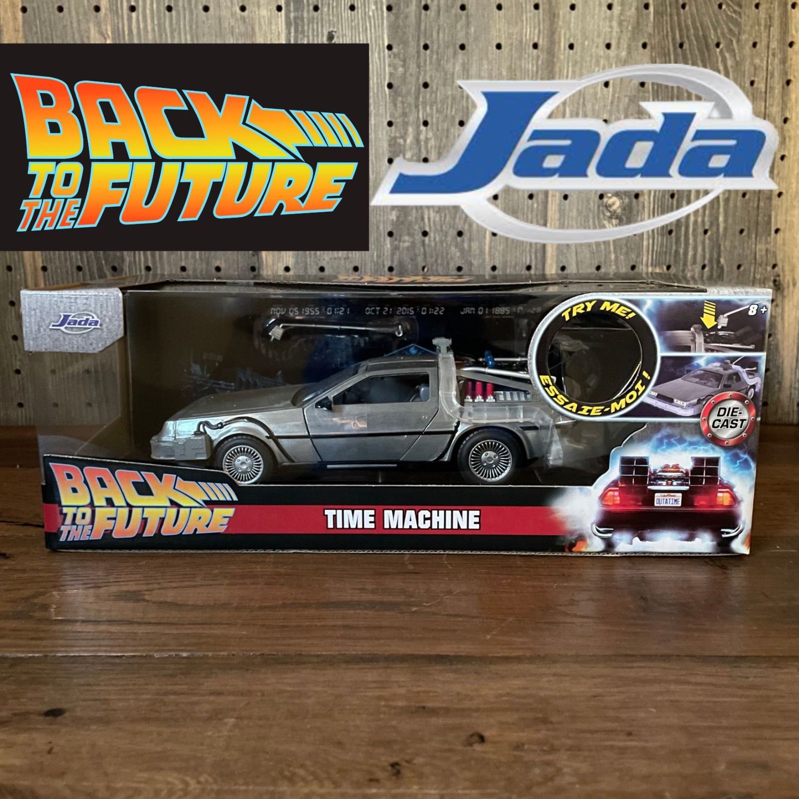 BACK TO THE FUTURE part1 デロリアン 1:24 TIME MACHINE w/LIGHT