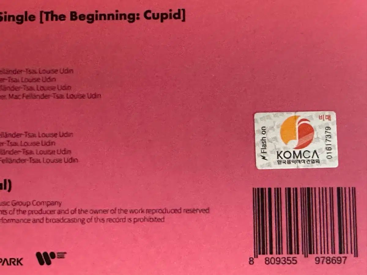 FIFTY FIFTY（フィフティーフィフティー）サイン入り アルバム - メルカリ