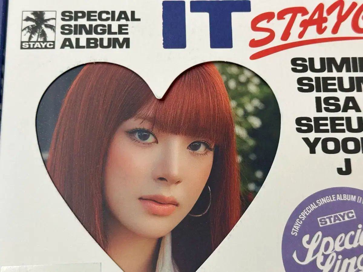STAYC（ステイシー） サイン入り アルバム - メルカリ