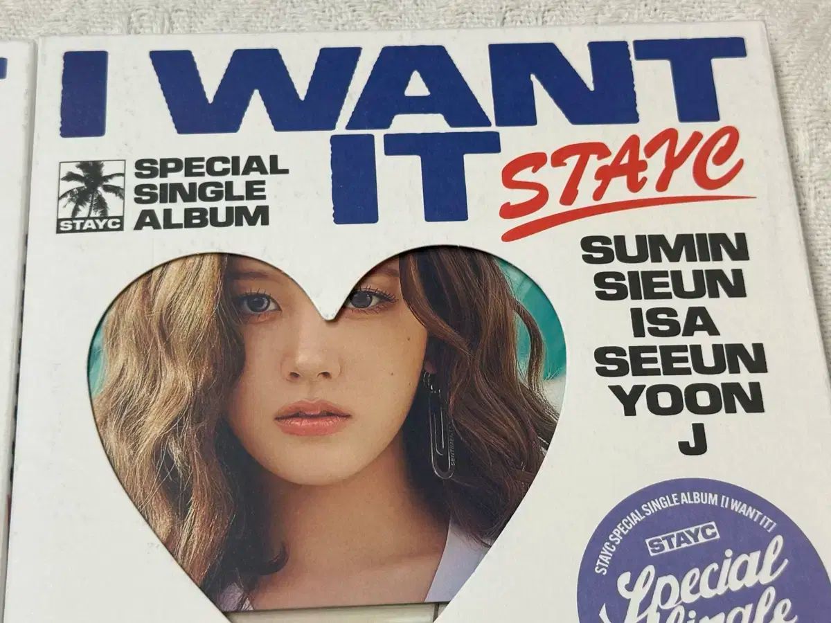 STAYC（ステイシー） サイン入り アルバム - メルカリ