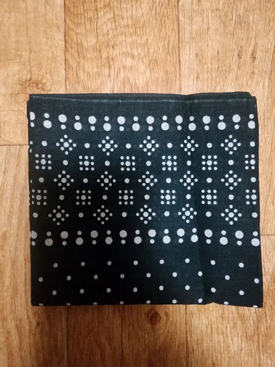 At Last&Co(アットラスト) バンダナ グリーン 旧モデル - メルカリ