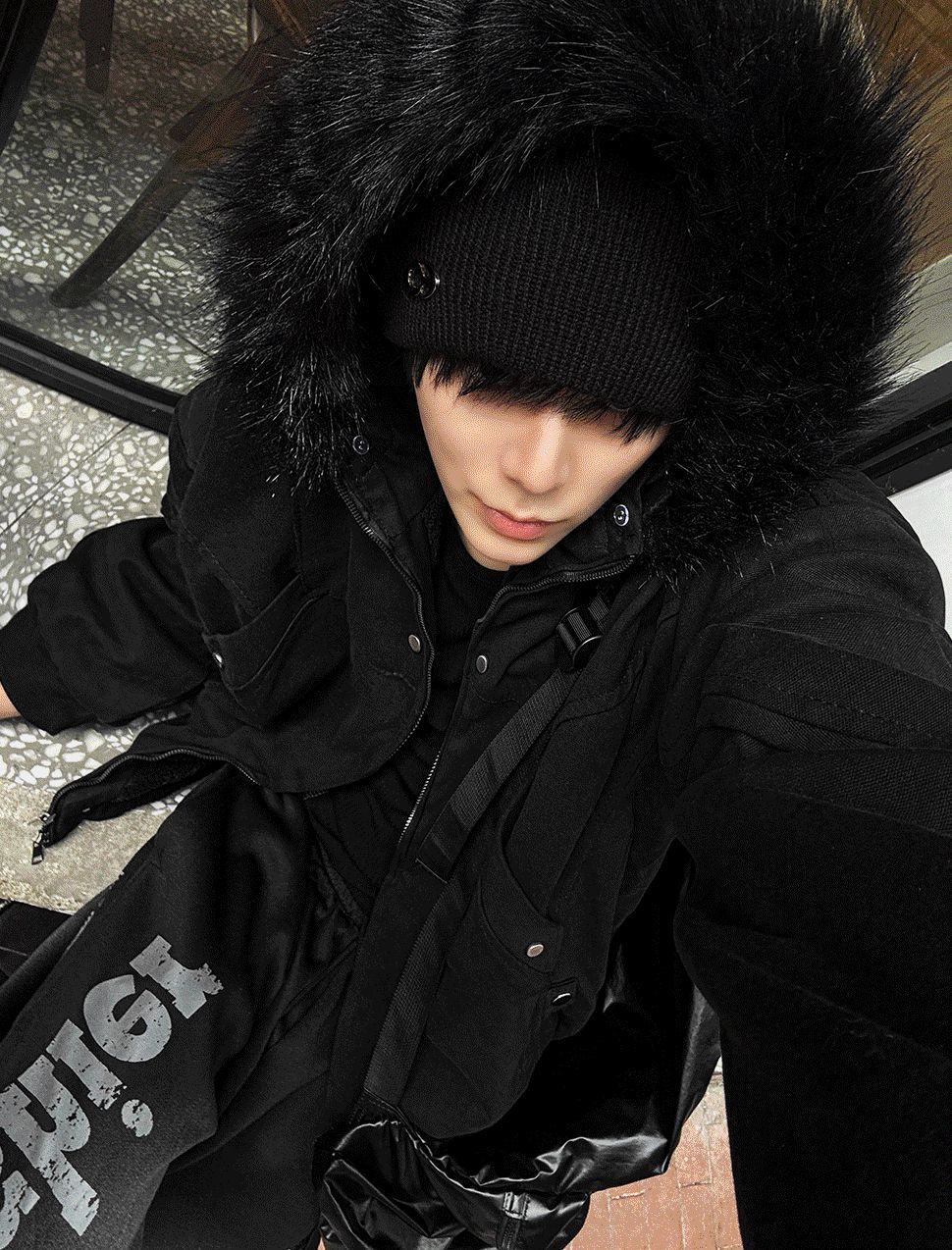 COSYHARU公式 ] Black Semi-Crop Fur Silver Winter Jumper Jacket