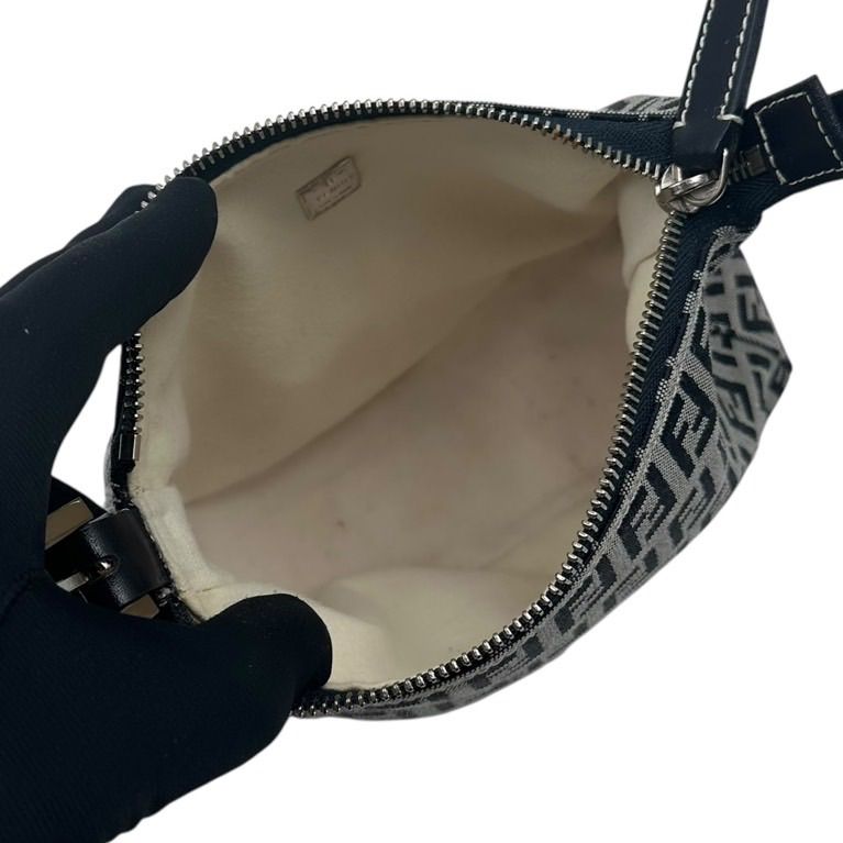 良品✨FENDI フェンディ アクセサリーポーチ 化粧ポーチ マンマ