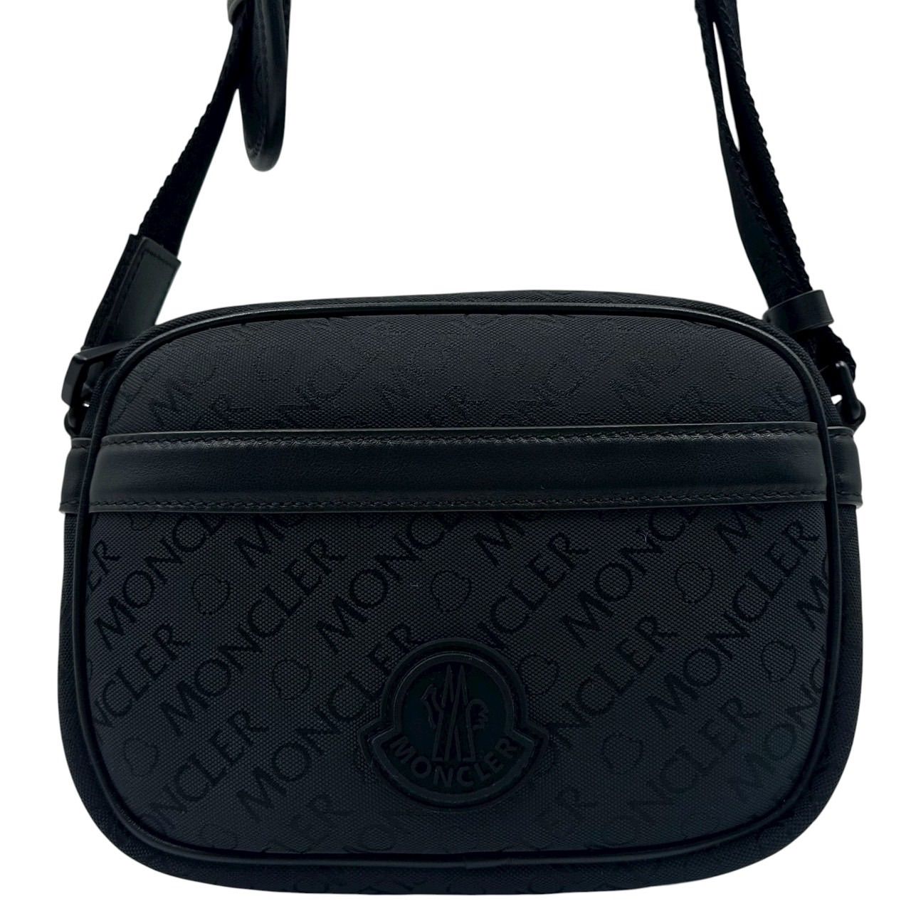 Ai　モンクレール ショルダーバッグ 肩掛け 黒 本革 ラバーロゴ 美品 極美品✨MONCLER モンクレール ショルダーバッグ クロスボディ