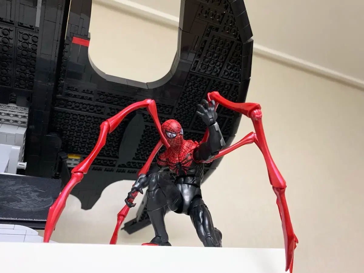 マーベルレジェンド シューペリア スパイダーマン フィギュア（85周年