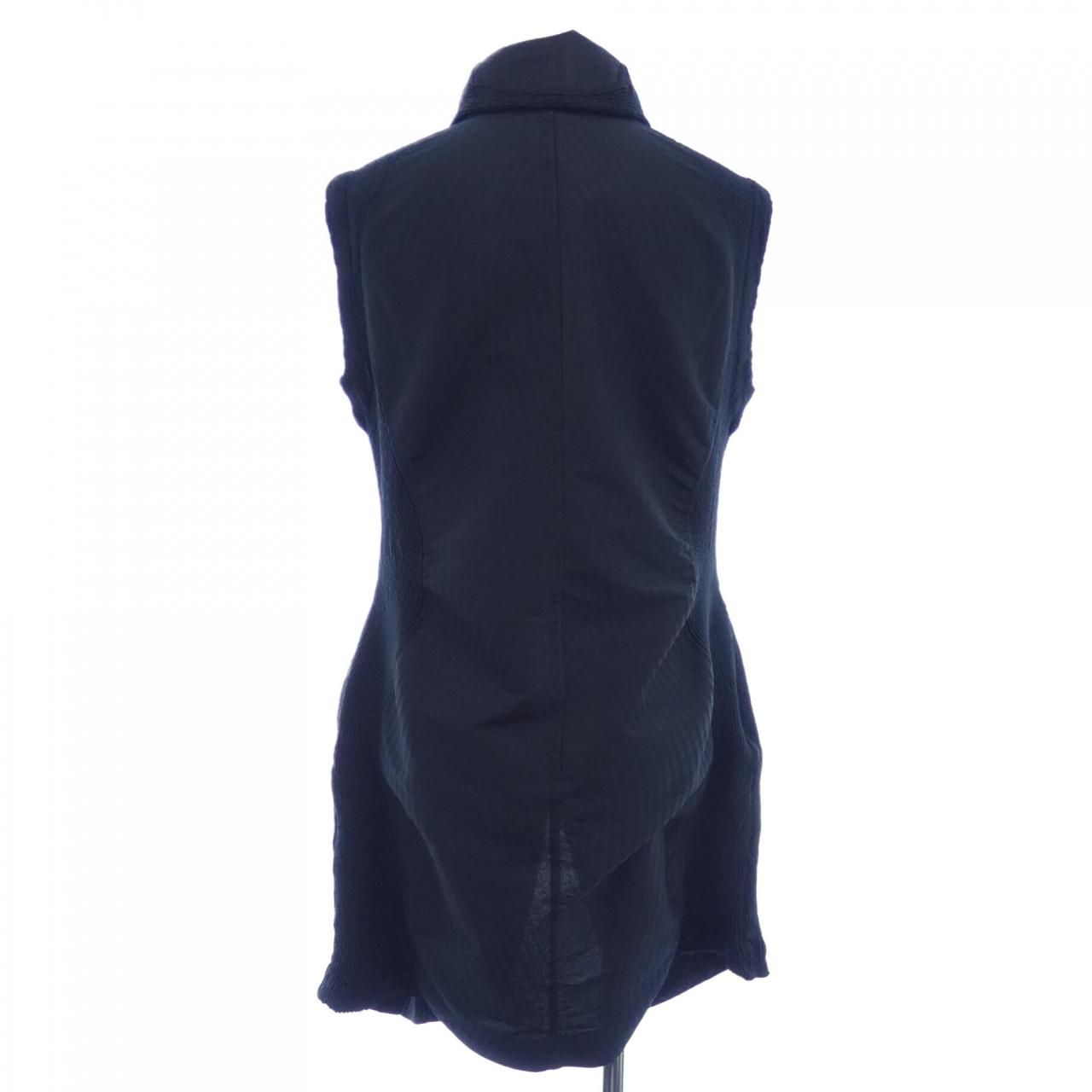 イッセイミヤケ ISSEY MIYAKE 3 Dスチームストレッチ ロングベスト