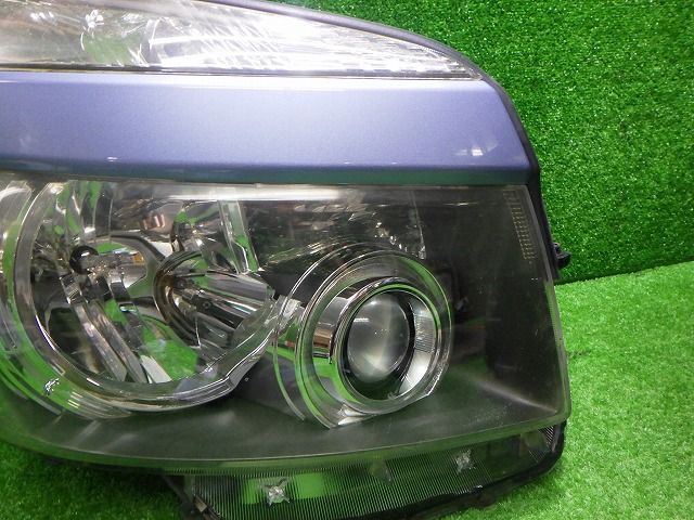 70ヴォクシー ヘッドライト 左右 HID ZRR70/75 前期 28-203 V8