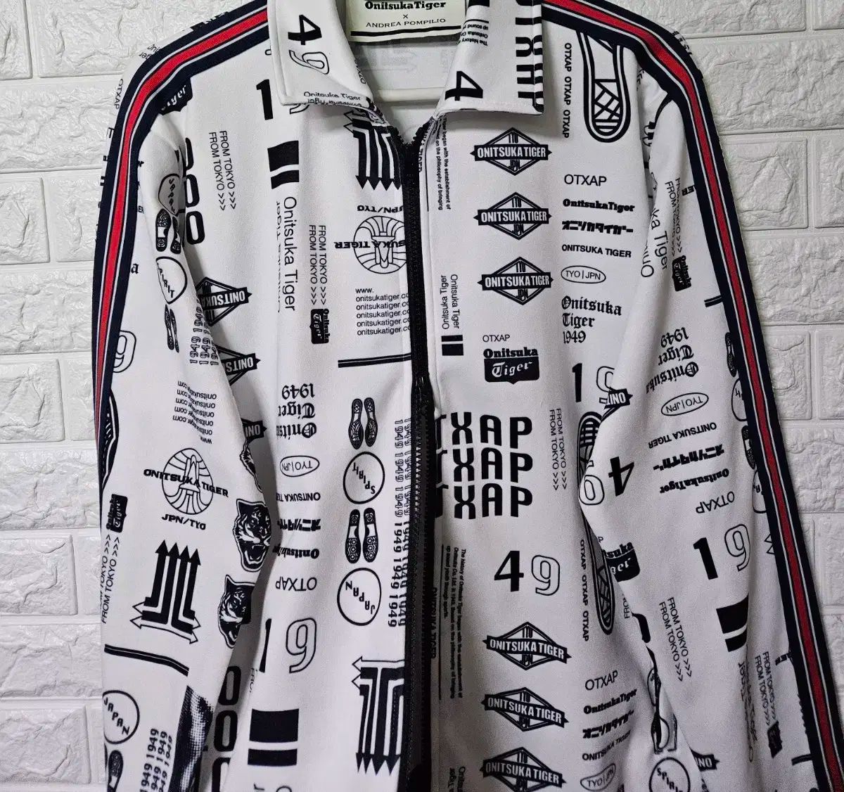 オニツカタイガー アンド フォームピリオ ジャージ ジップアップ ジャケット