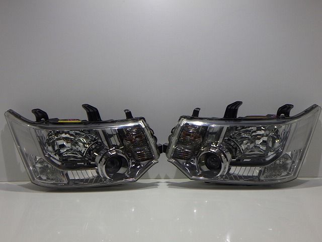 デリカD5 ヘッドライト左右 HID CV 前期 100-87918 8301C536/D291