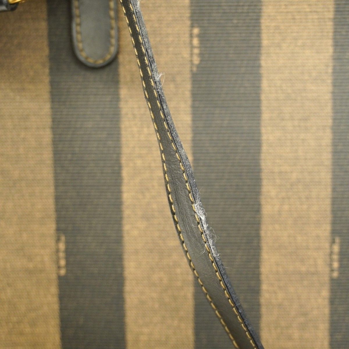 5od4076】フェンディ リュック・デイパック ペカン PVC ブラック