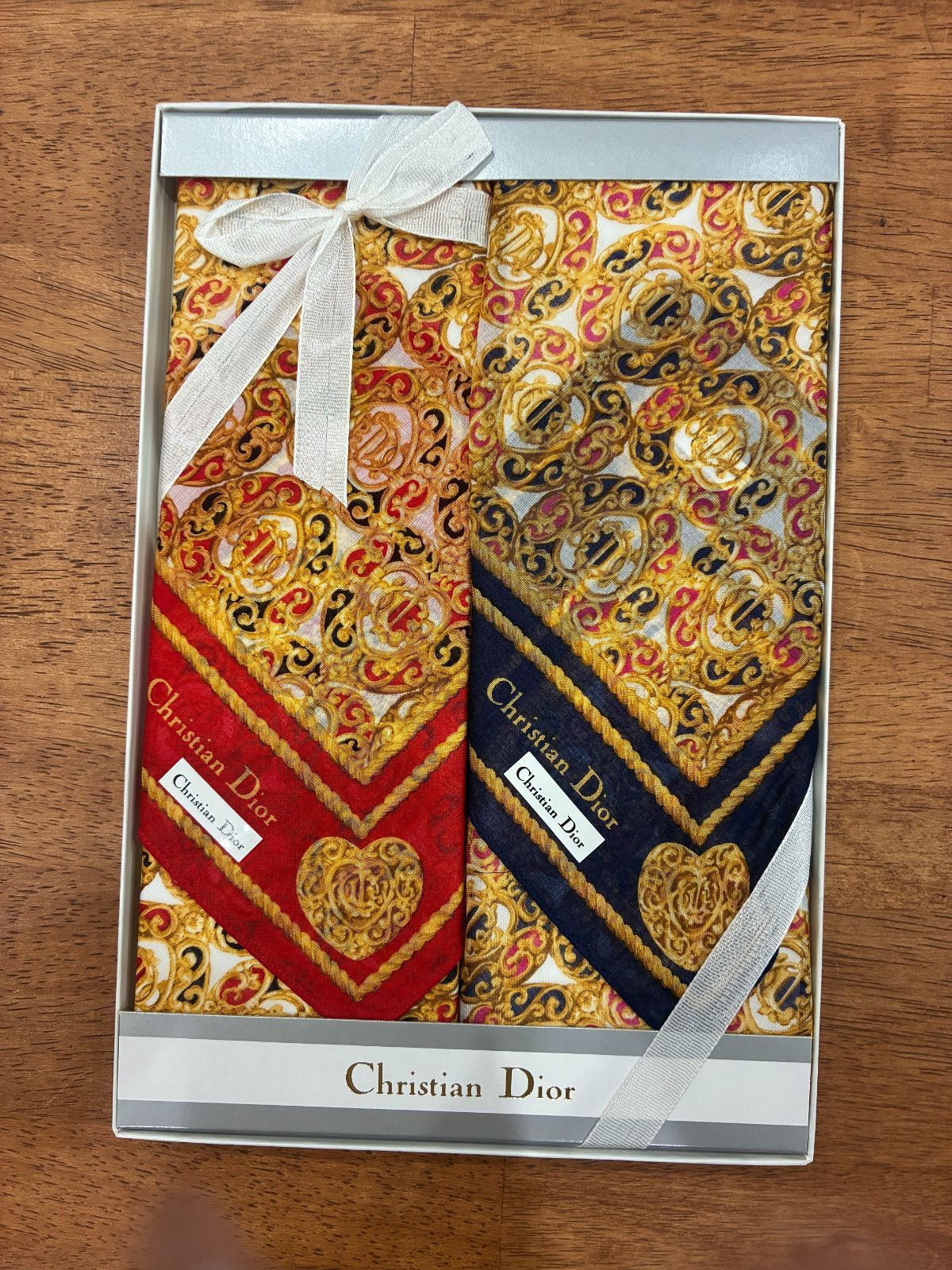 クリスチャンディオール ハンカチセット2枚 B25112442 - メルカリ