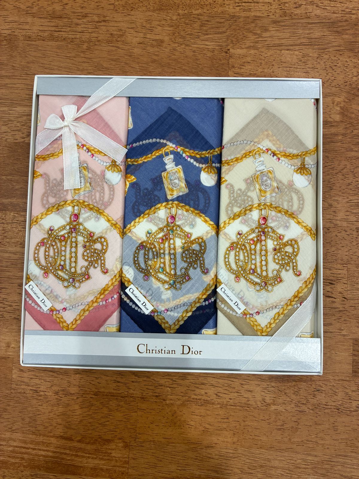 クリスチャンディオール ハンカチセット3枚 B25112462 - メルカリ