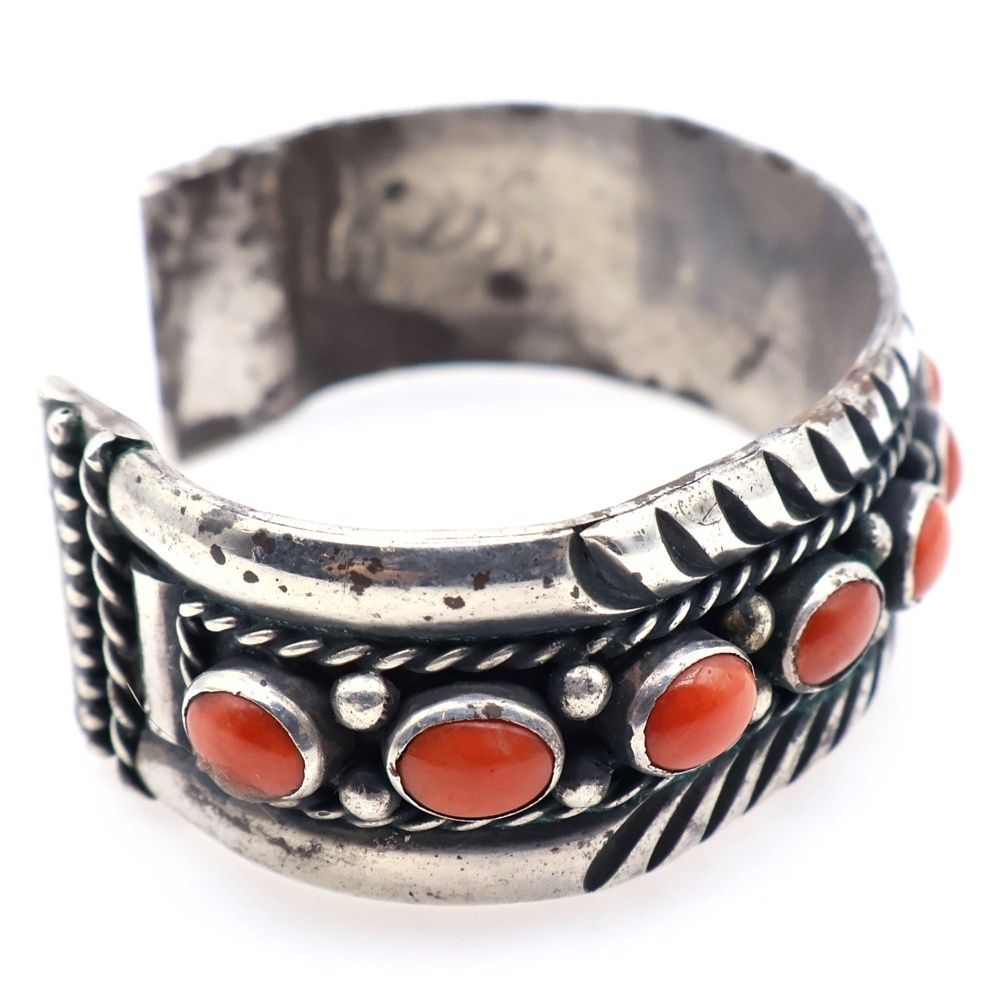インディアンジュエリーバングル、赤珊瑚 INDIAN JEWELRY (インディアンジュエリー) ナバホ族 RED CORAL 赤