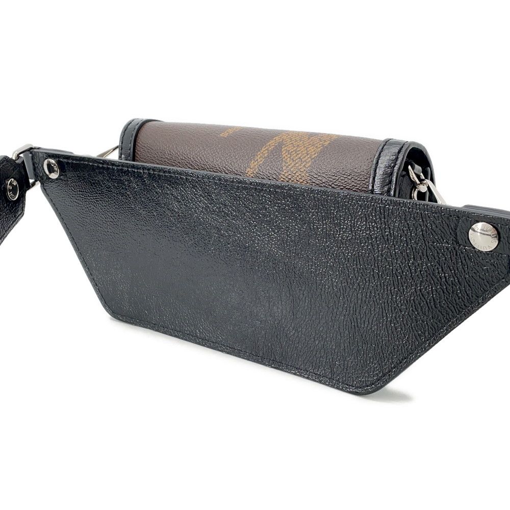 ルイヴィトン ボディバッグ モノグラム・ジャイアントリバース