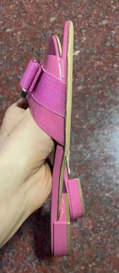 フェラガモ リボン サンダル ピンク レディース 37 5 正規品 - メルカリ