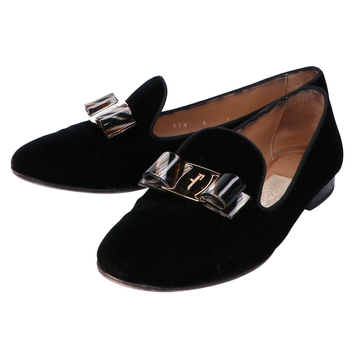 美品✨サルヴァトーレフェラガモ ヴァラ リボン 6C 23cmダークネイビー Salvatore Ferragamo サルヴァトーレフェラガモ ヴァラ リボン ベロア