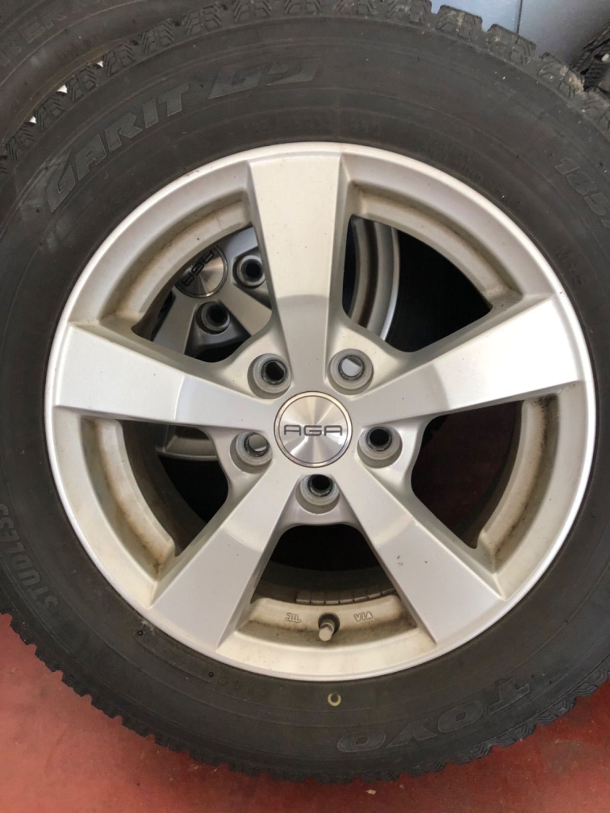 185 65 14 スタッドレス4本 VWポロ