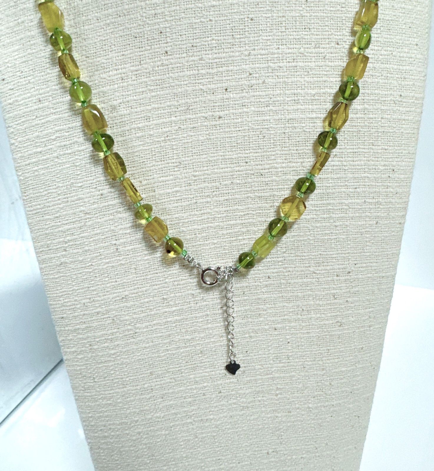 グリーン琥珀ネックレスグリーンアンバーネックレスNO25-2396 - メルカリ