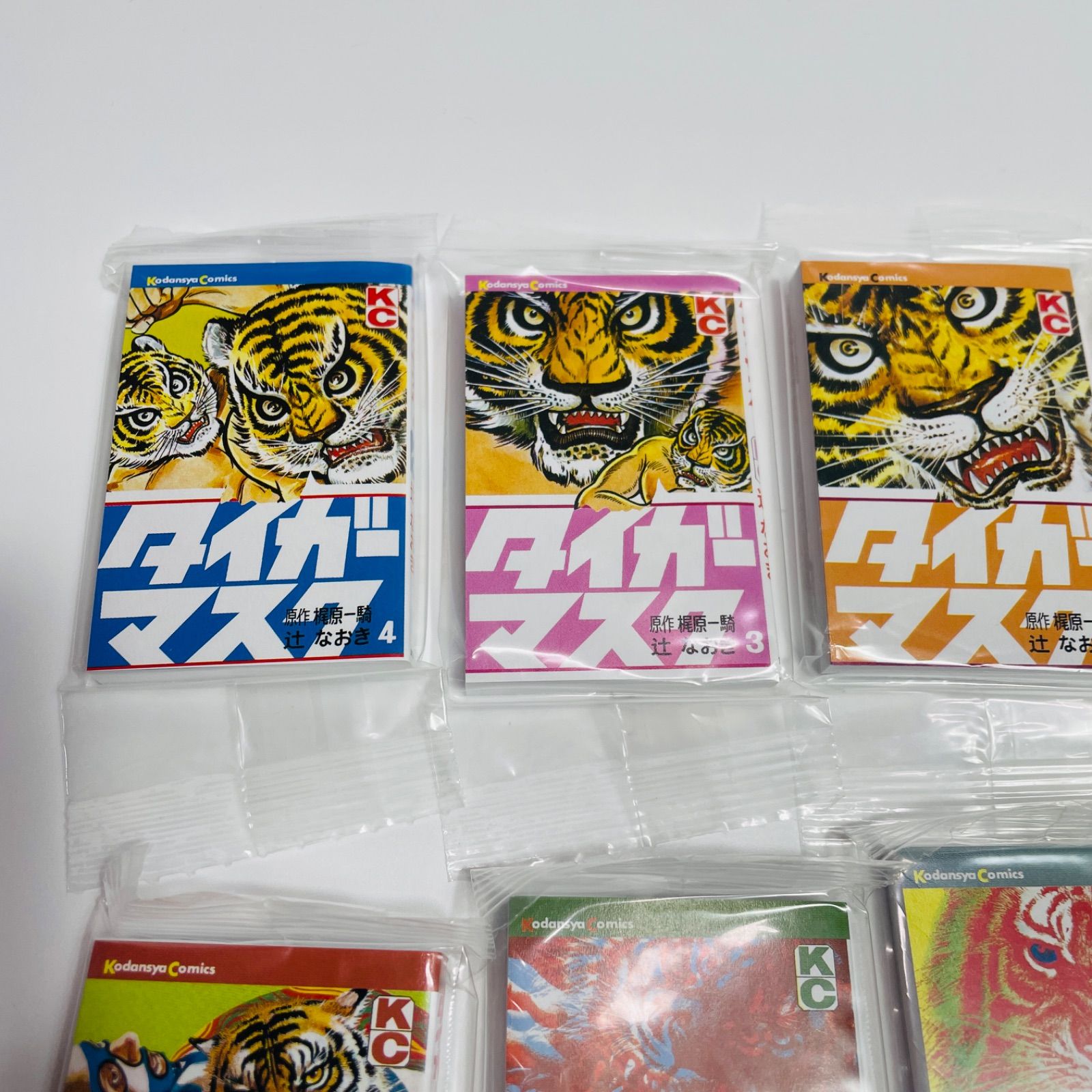 電人　タイガーマスク　昭和レトロ 希少です　格安 Amazon | レア希少 キャラプロ 初代タイガーマスク フィギュア