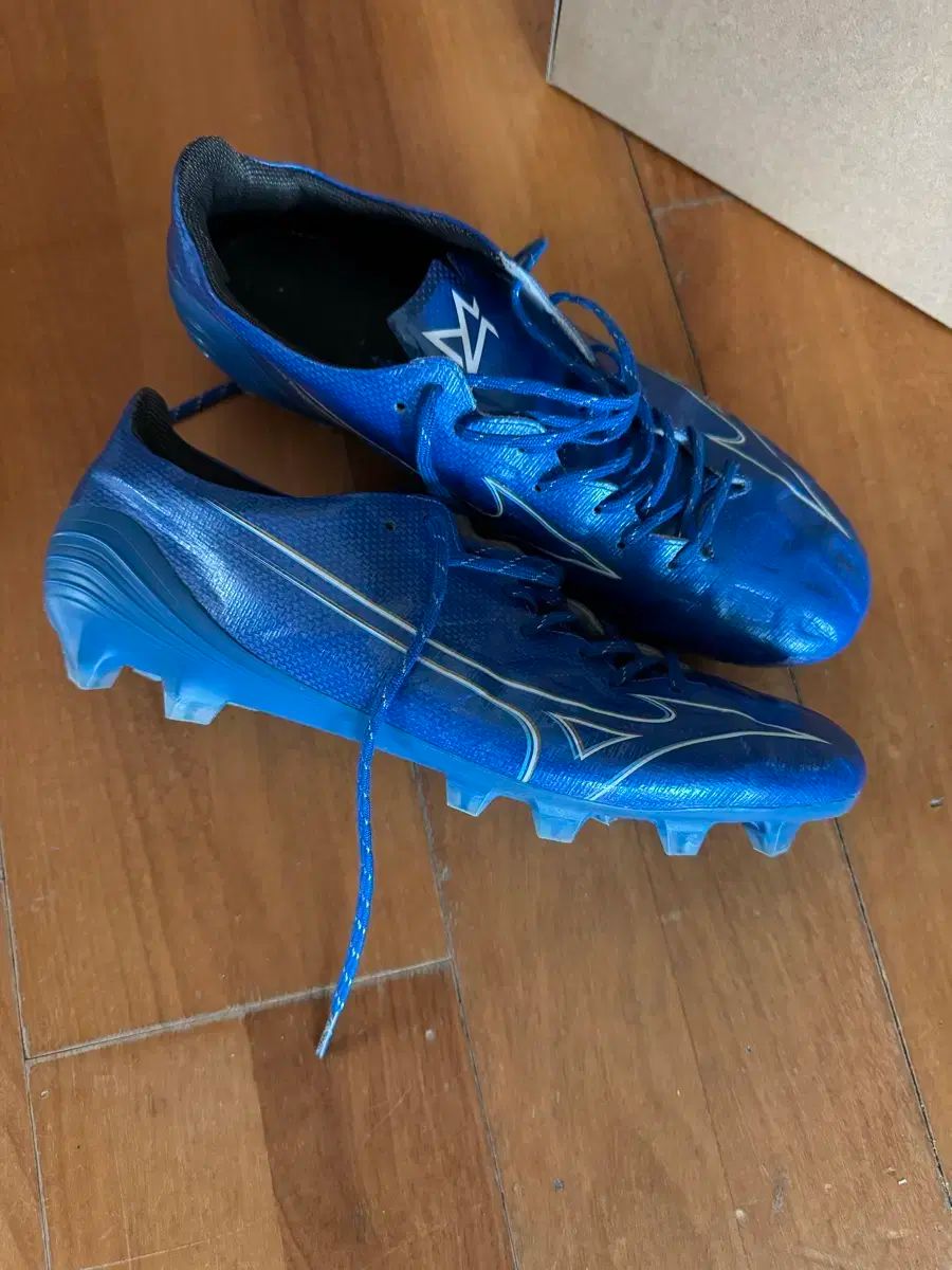 ミズノ アルファ エリート サッカーシューズ (MD) 出品 【公式通販】