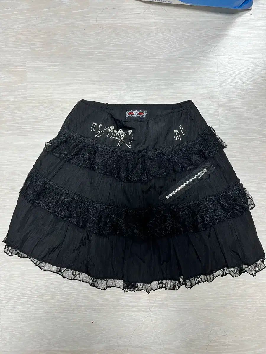 【未使用と美品】MADPUNKS MADGIRLボンパン　巻きスカート付【２点】 未使用と美品】MADPUNKS MADGIRLボンパン巻きスカート付【2点】